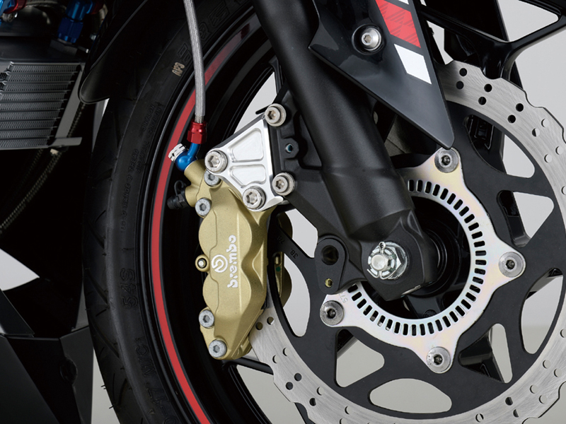 フロントキャリパーサポート brembo 4pods ninja250 r ブレーキ周辺